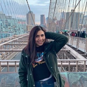 Meet your Posher, Daniela